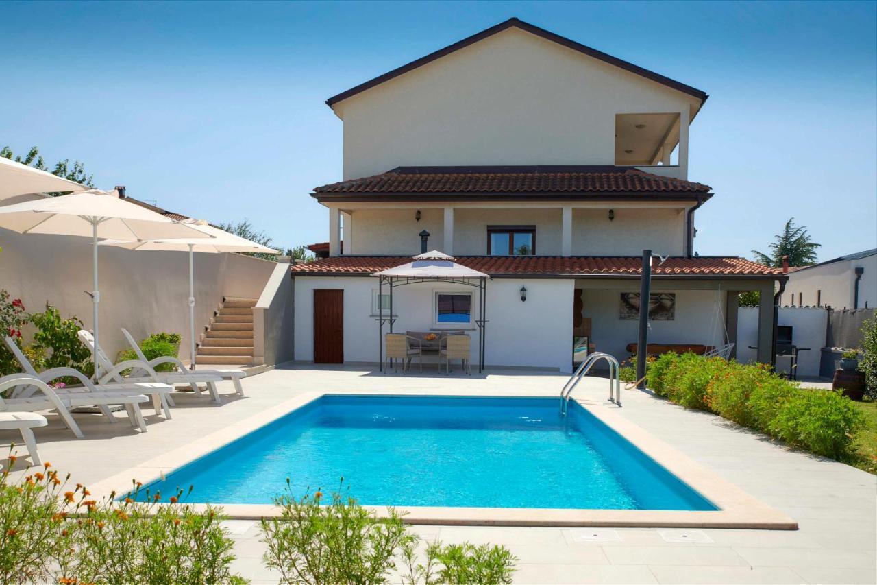 Holiday House Emma Burići Zewnętrze zdjęcie