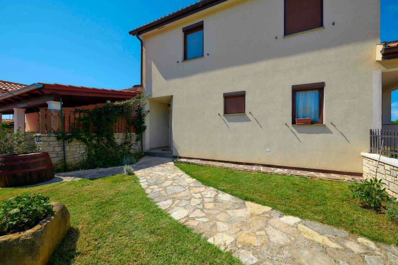 Holiday House Emma Burići Zewnętrze zdjęcie