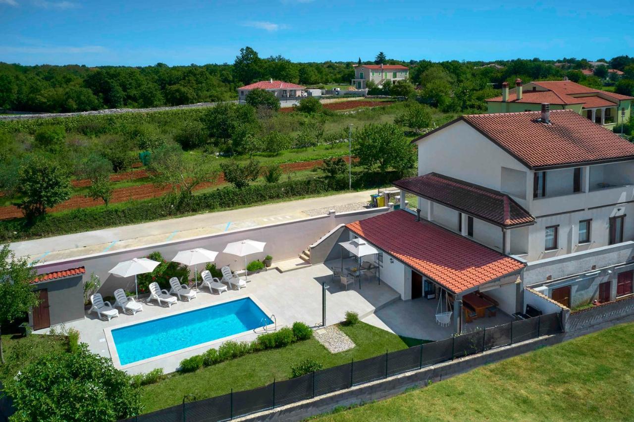 Holiday House Emma Burići Zewnętrze zdjęcie