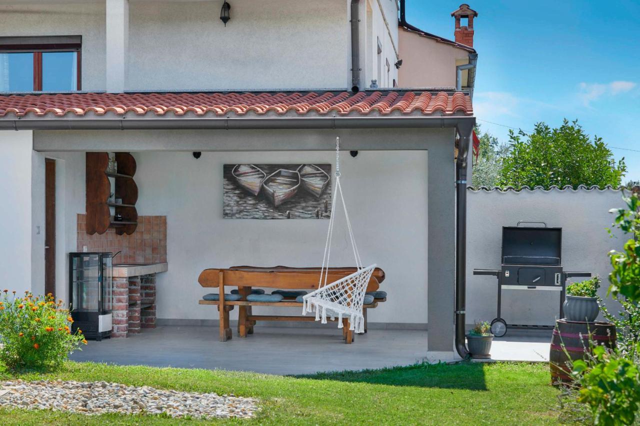 Holiday House Emma Burići Zewnętrze zdjęcie
