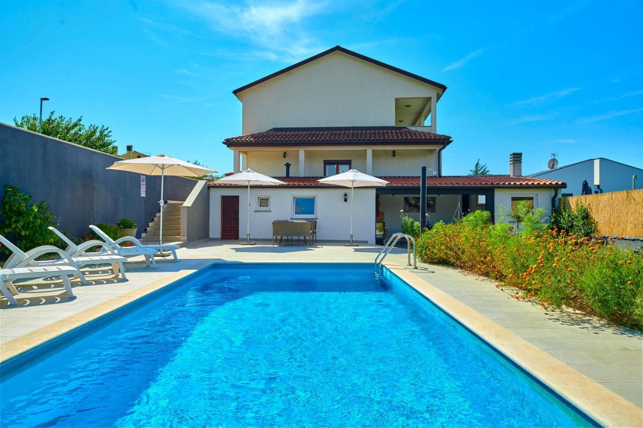 Holiday House Emma Burići Zewnętrze zdjęcie