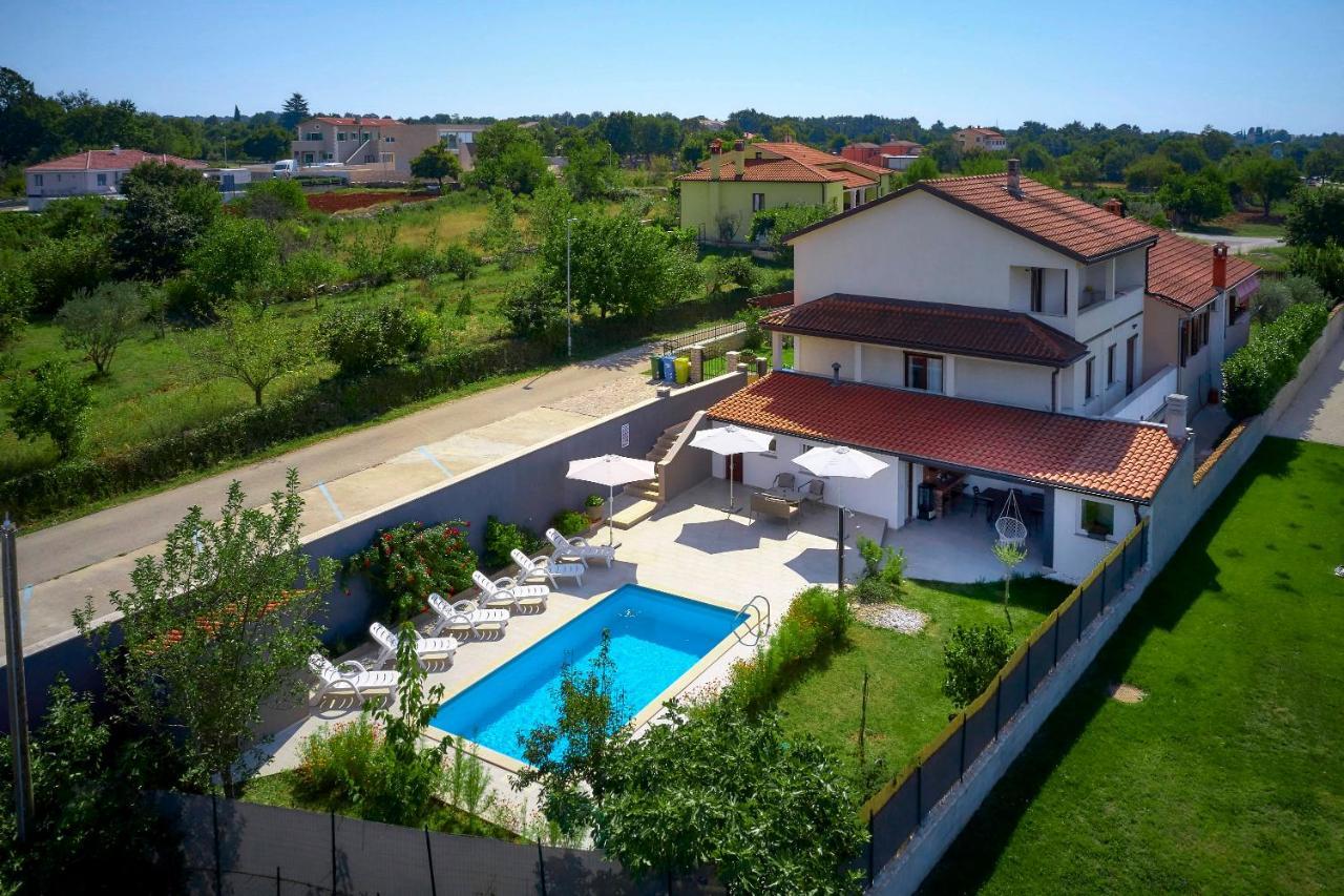 Holiday House Emma Burići Zewnętrze zdjęcie