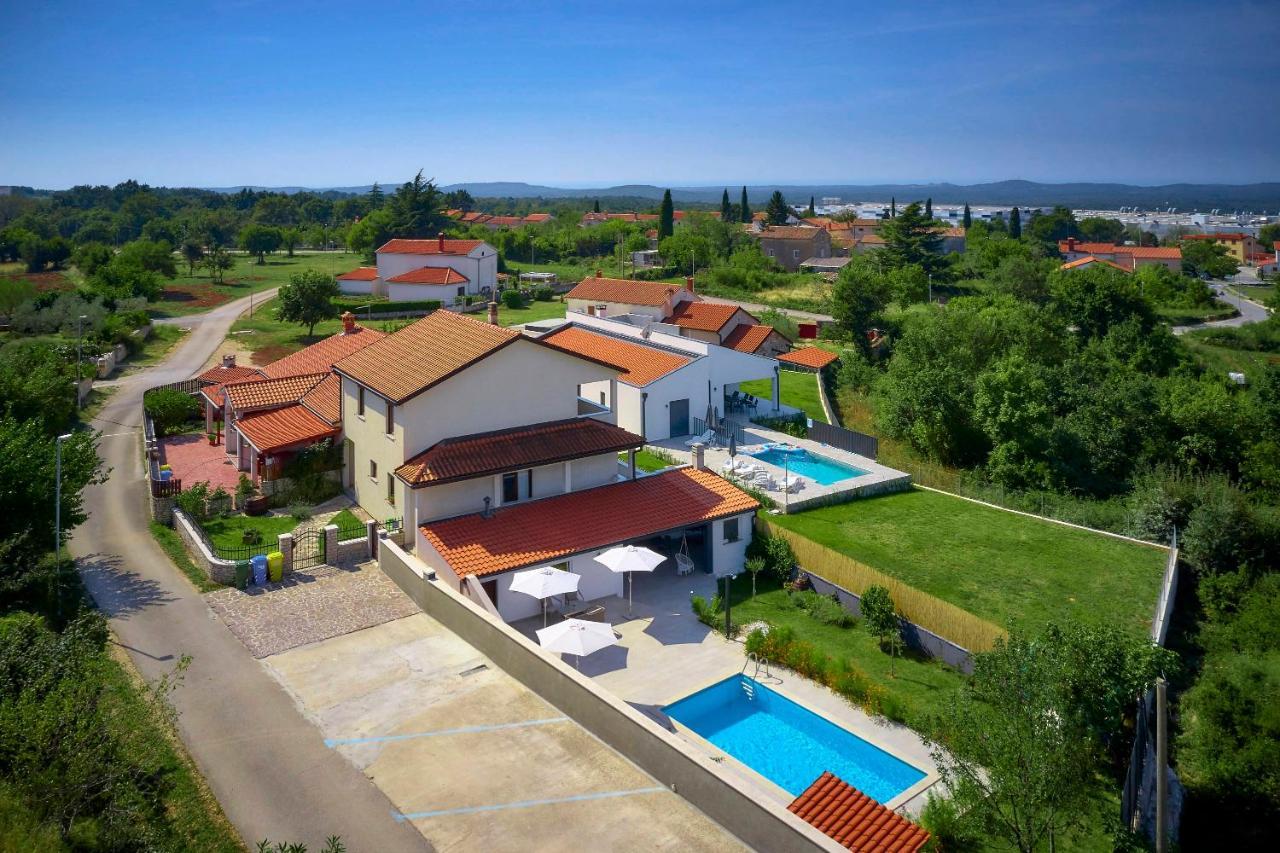 Holiday House Emma Burići Zewnętrze zdjęcie