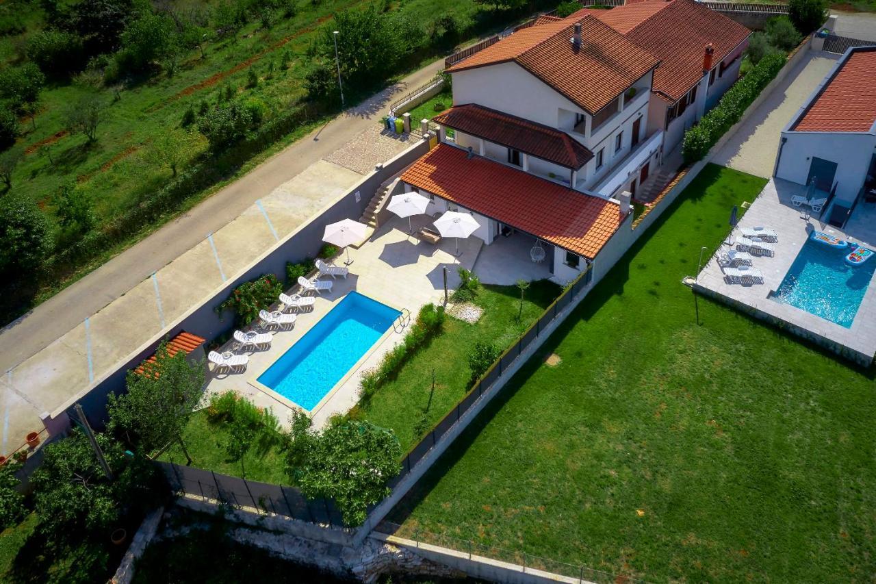 Holiday House Emma Burići Zewnętrze zdjęcie